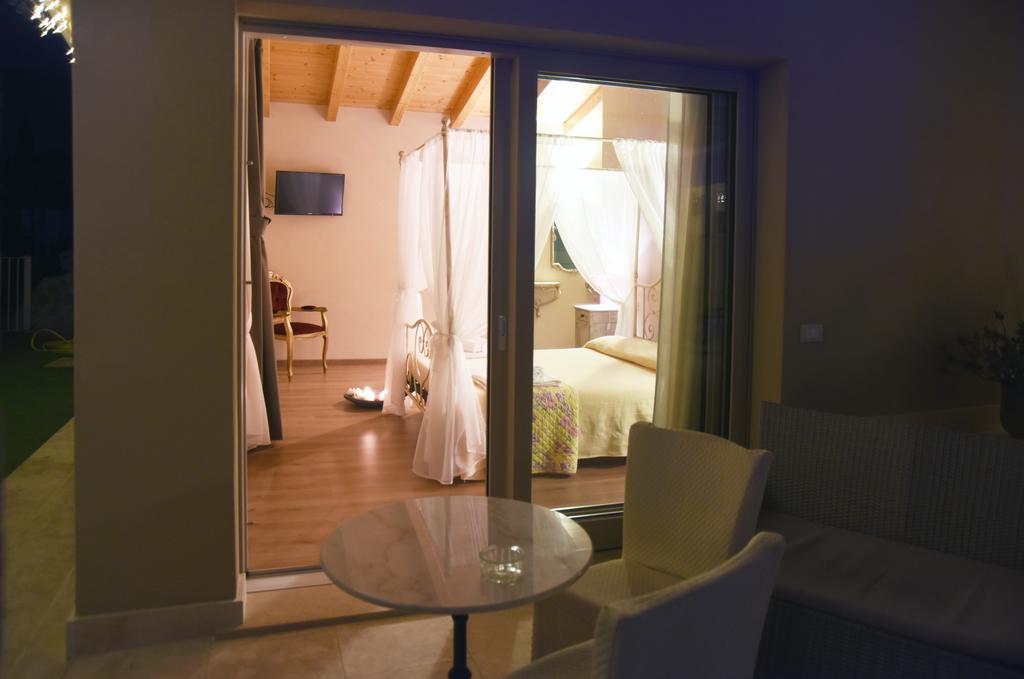 Agriturismo Le Fontane Сале-Маразино Экстерьер фото